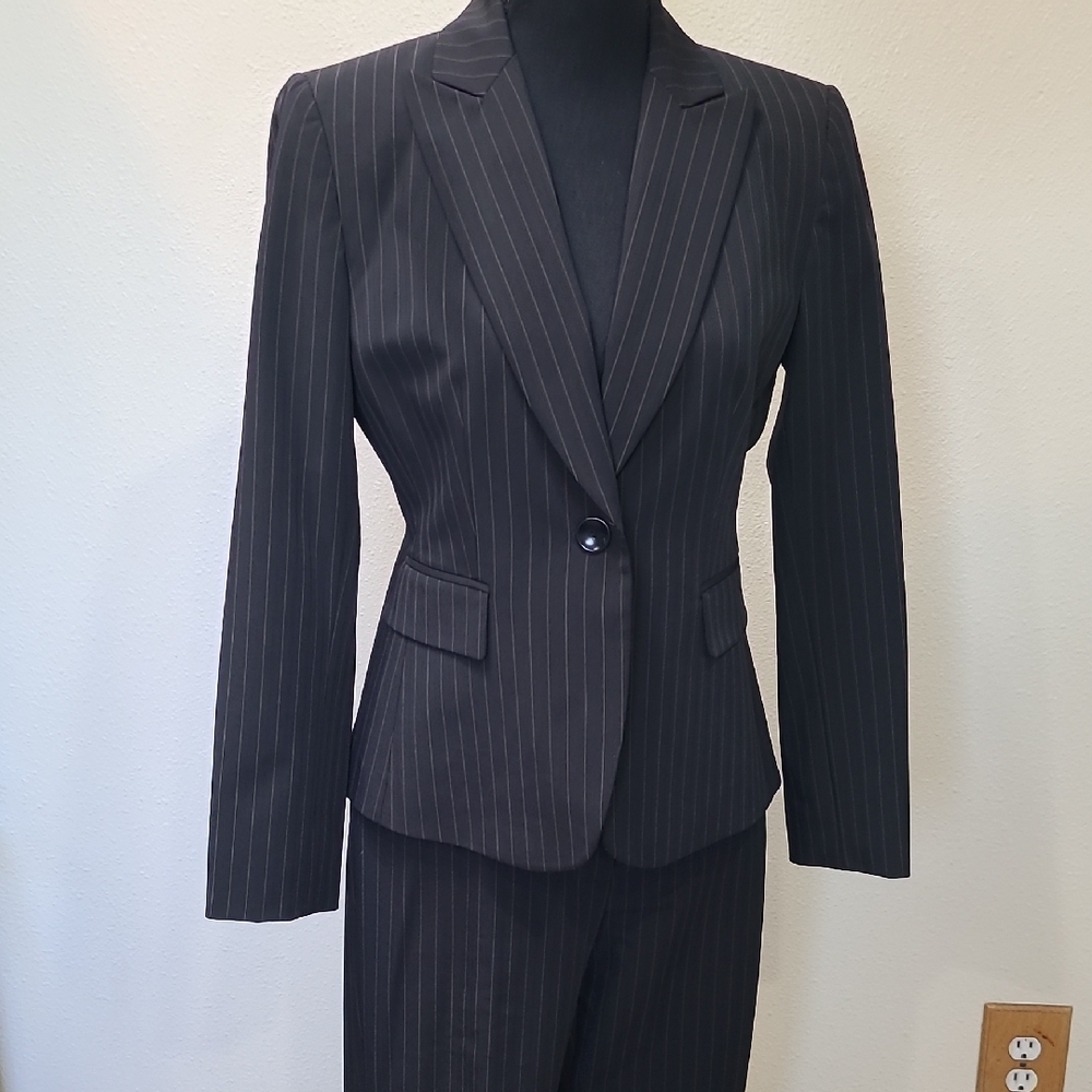 2 Piece Set - Tahari Classic Black Pinstripe Blazer And Pants for Women